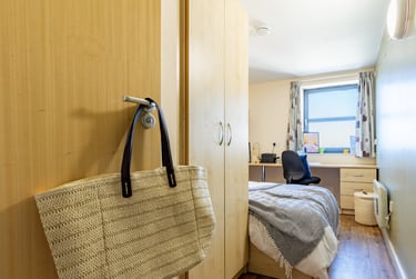 Bronze En Suite at Europa, 190 Erskine Street, City Centre, Liverpool, L61AL - Image 5